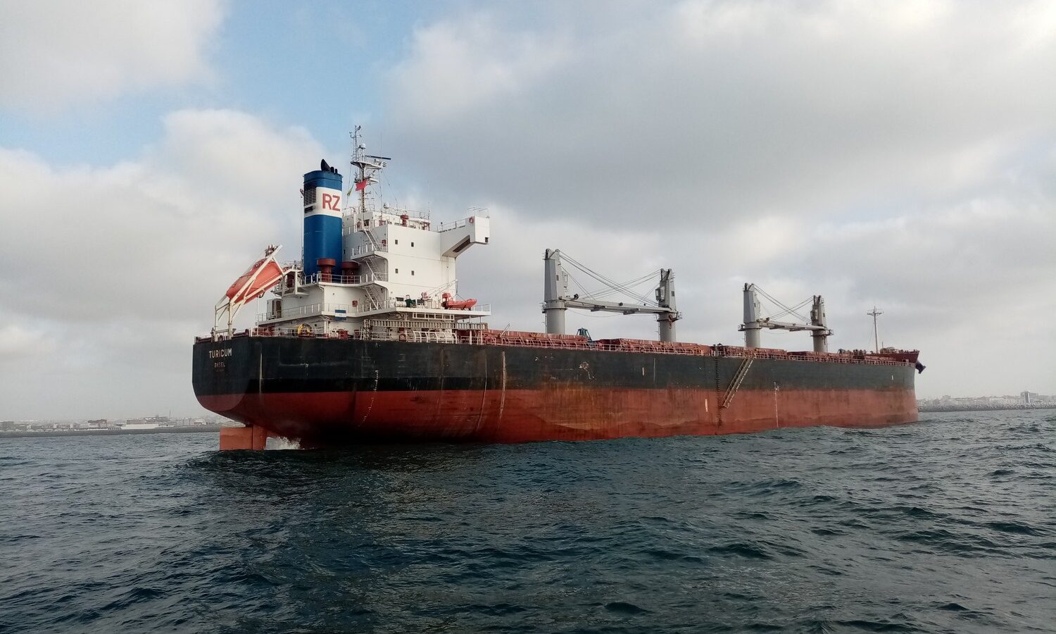 Nou incident în Marea Neagră: o navă cu cărbuni pentru Ucraina, avariată lângă Sfântu Gheorghe
