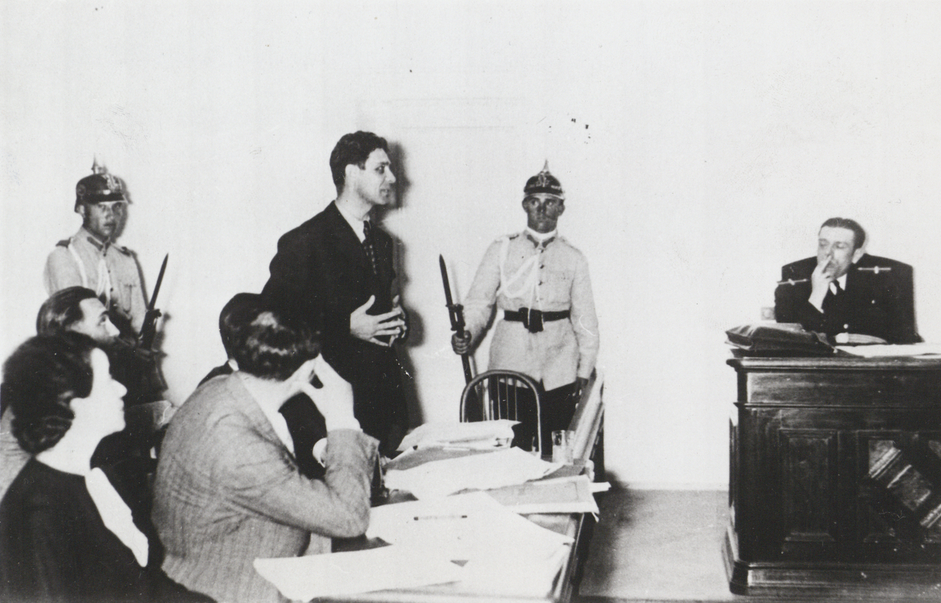 Corneliu Zelea Codreanu la procesul de înaltă trădare din 1938