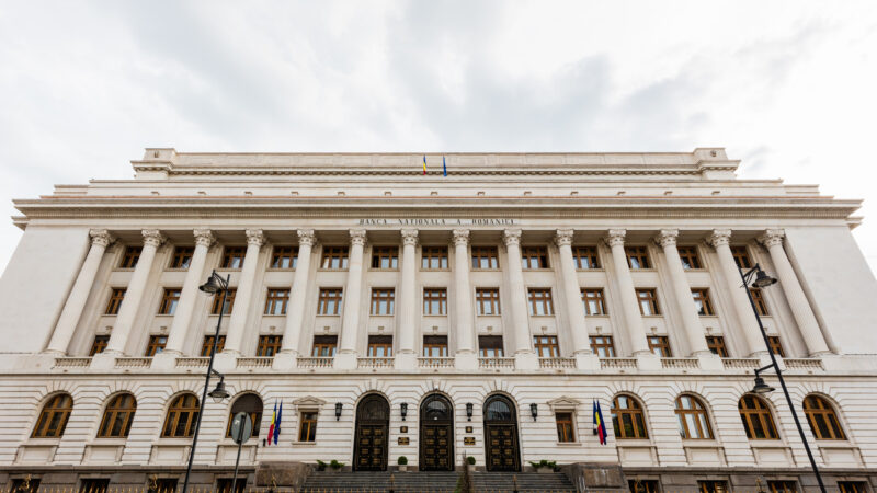 Fațada sediului Băncii Naționale a României din București