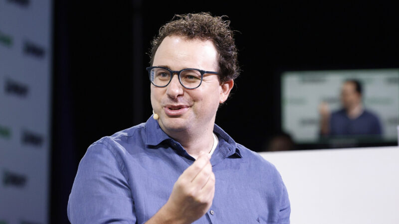 Dario Amodei, directorul executiv al Anthropic, într-o discuție publică