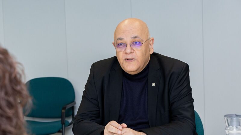 Raed Arafat, șeful Departamentului pentru Situații de Urgență, la o întrevedere oficială