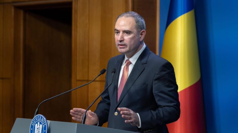 Ministrul Finanțelor Alexandru Nazare la o conferință de presă la Guvern