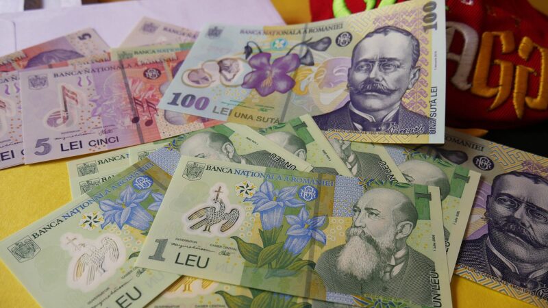 Bancnote românești de 1, 5 și 100 de lei