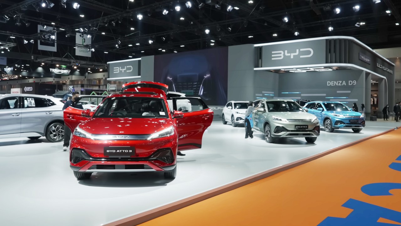 WSJ: Chinezii au cumpărat cu 22% mai puține autoturisme în acest an