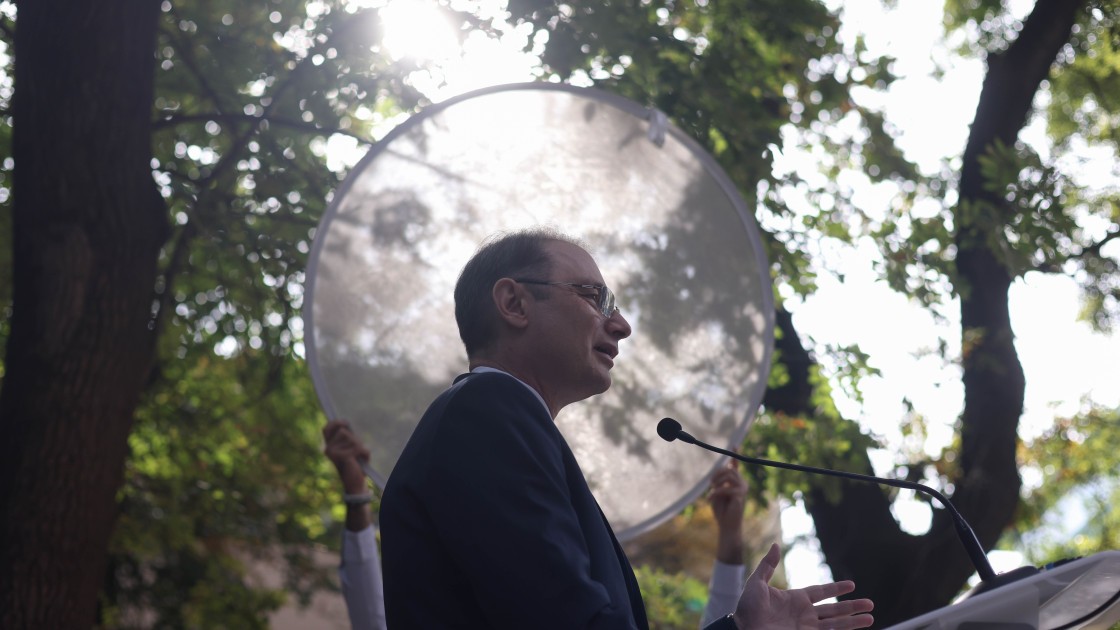 Luca Niculescu vrea să depună joi programul de guvernare și lista miniștrilor