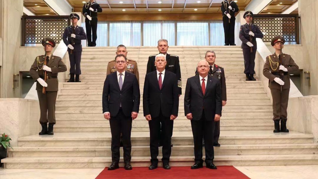 Miniștrii apărării din România, Bulgaria și Turcia cer oprirea atacurilor asupra navelor din Marea Neagră