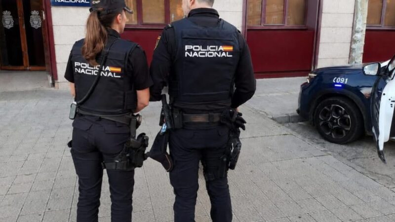 Agenți ai Poliției Naționale spaniole la Palencia