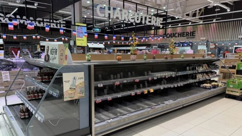 Raft frigorific golit într-un supermarket francez după atacul cibernetic