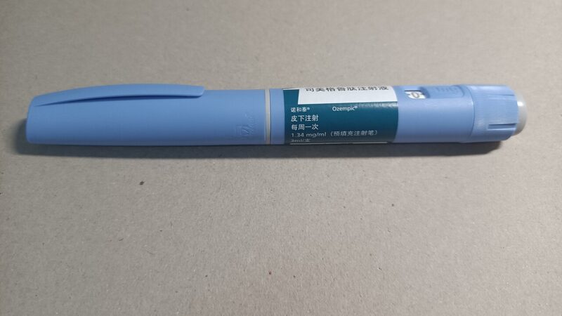 Stilou injector Ozempic cu semaglutidă