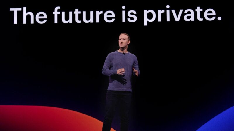 Mark Zuckerberg pe scena conferinței F8 din 2019